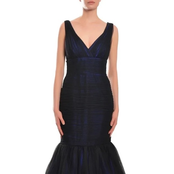 Monique Lhuillier V-Neckline Tiered Trumpet Gown - Picture 2 of 12